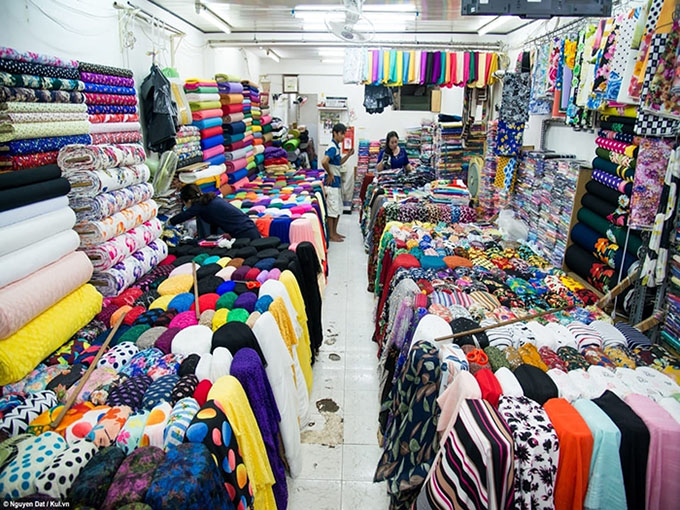Chợ bán vải tại Hà Nội