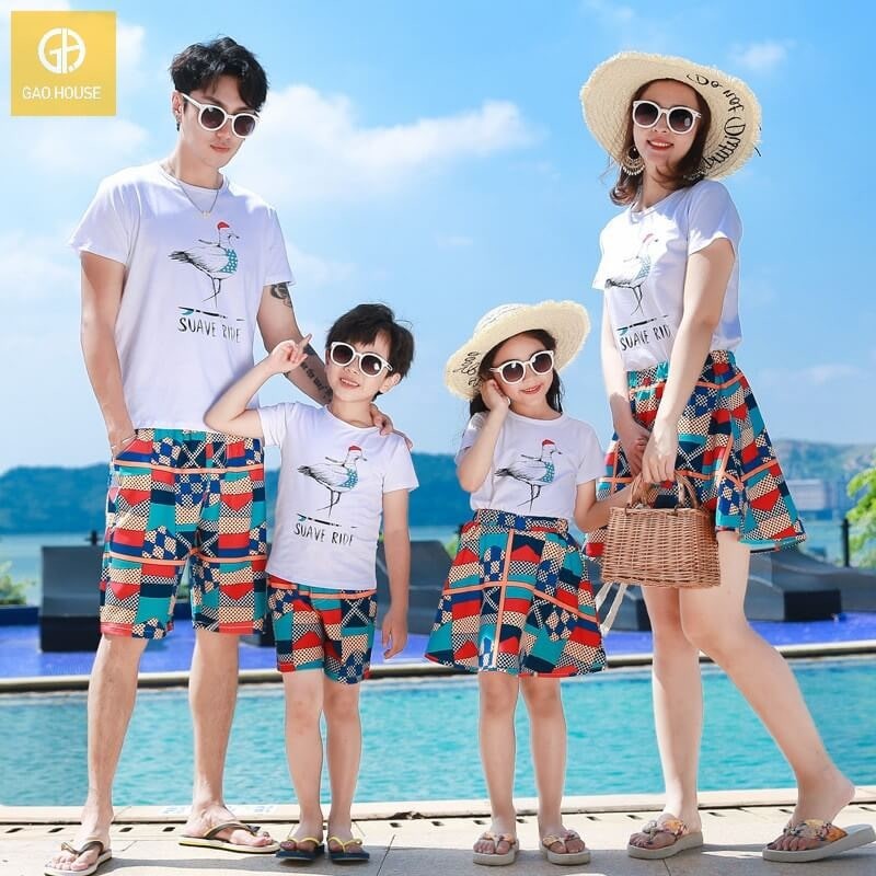 Mẫu áo gia đình đi biển đẹp độc chất hot 2023