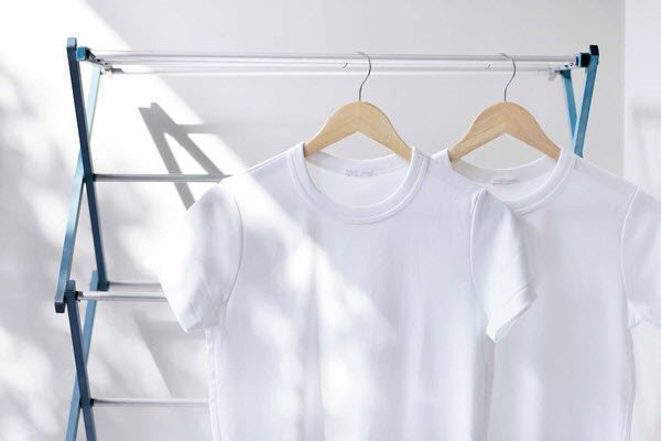 Phơi áo ở những nơi có bóng râm để bảo vệ cấu trúc vải may