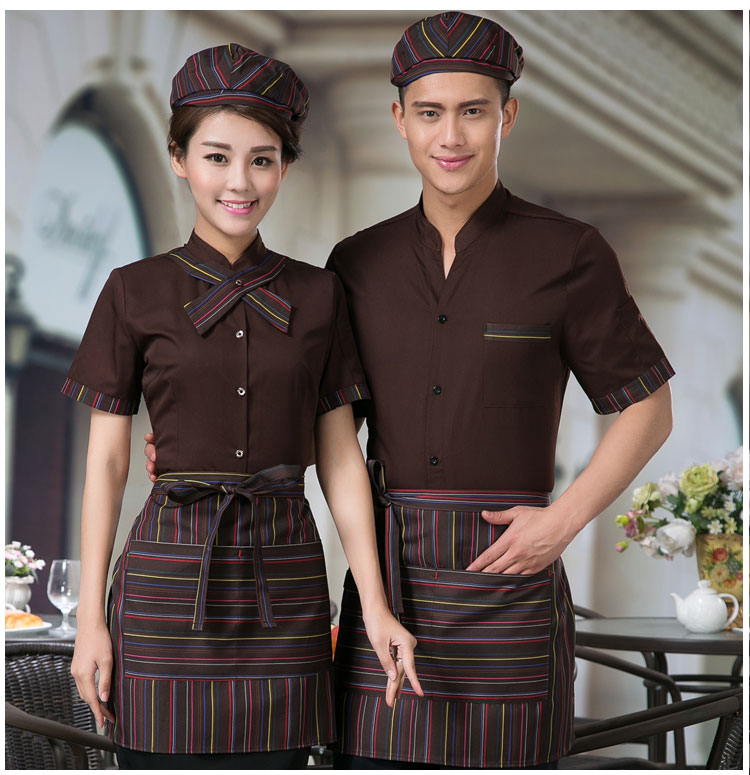 Trang phục nhà hàng của công ty Bắc Ninh có kiểu dáng đơn giản, giúp người mặc cảm thấy thoải mái khi mặc