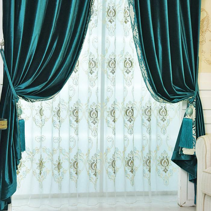 Vải nhung may rèm thường có màu sắc trung tính, trầm ấm mang đến vẻ đẹp sang trọng cho ngôi nhà