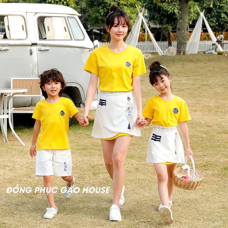Áo đồng phục gia đình màu vàng 3 người cotton cao cấp