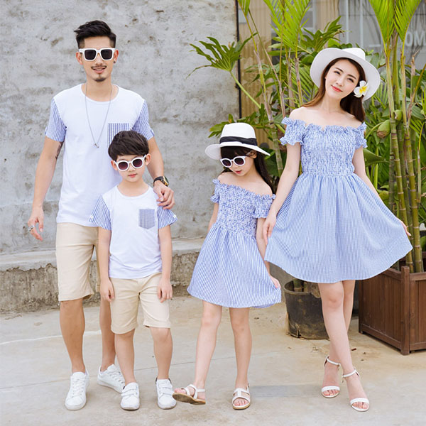 Lựa chọn màu sắc áo váy gia đình đi biển phù hợp 
