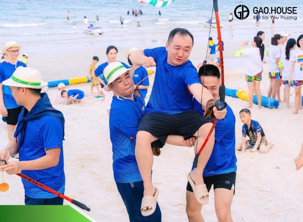 mẫu áo gia đình đi biển cổ tròn