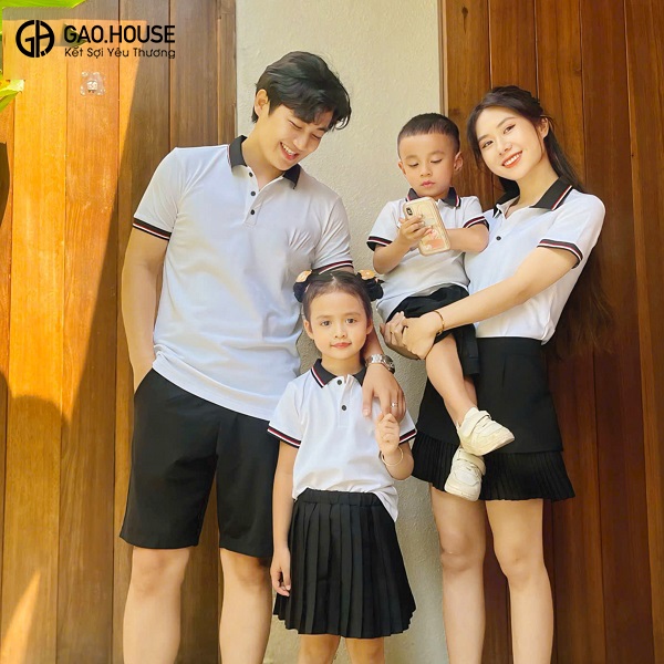 mẫu áo váy gia đình đi biển màu trắng