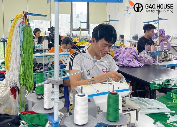 may đồng phục đi biển cho gia đình