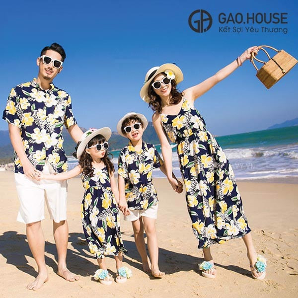 Đồng phục Gạo House địa chỉ may áo gia đình đi biển