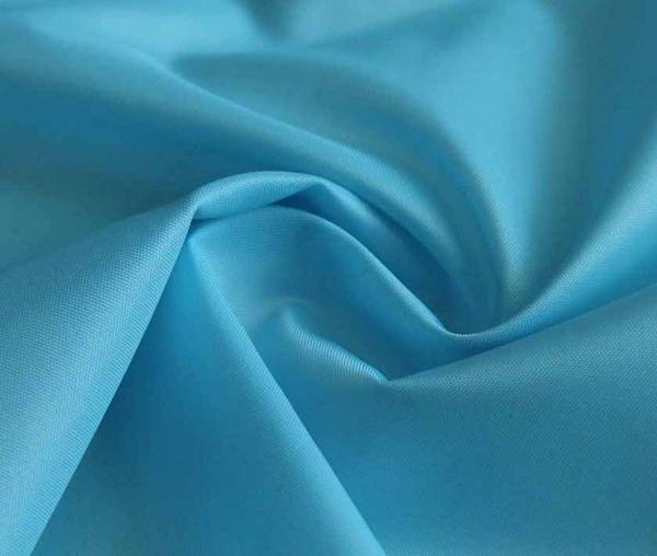 Vải gió dệt từ sợi Polyester