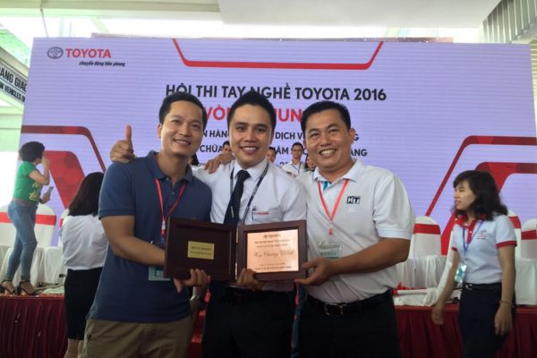 Đồng phục Toyota