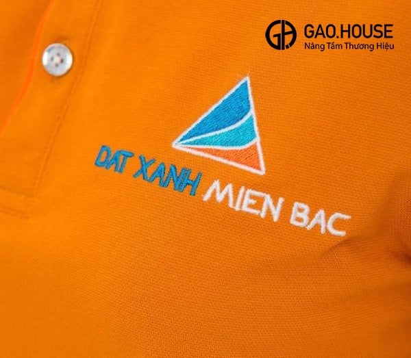 công nghệ thêu vi tính áo gia đình có cổ 