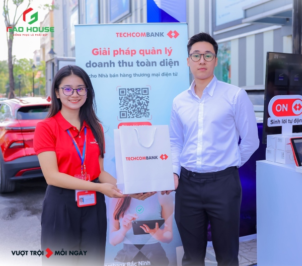 Đặt áo đồng phục Techcombank