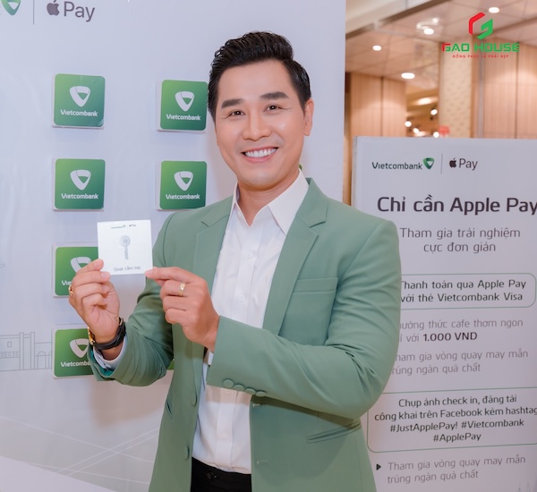 đồng phục của ngân hàng Vietcombank