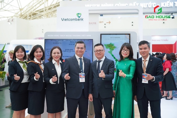 đồng phục của vietcombank