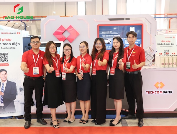 đồng phục Techcombank