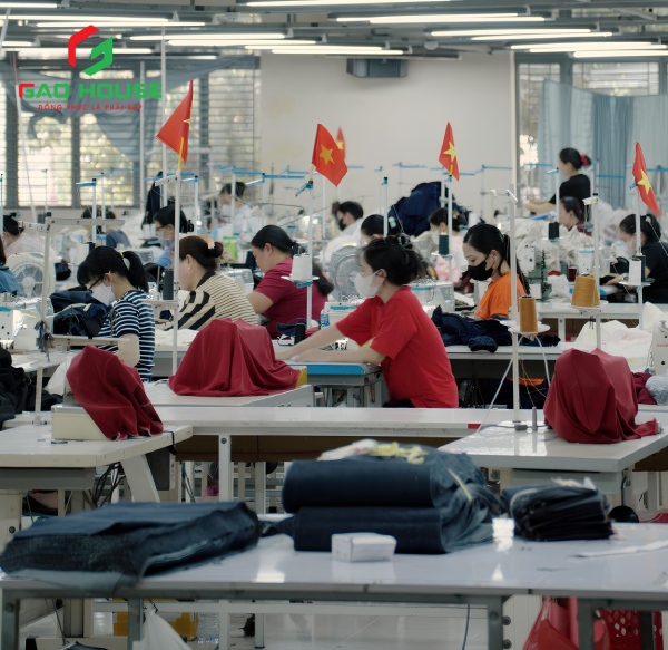 Xưởng sản xuất hiện đại của Đồng Phục Gạo House