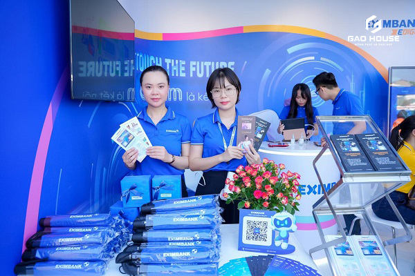 đồng phục ngân hàng Eximbank