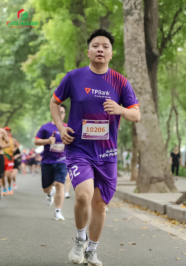 May đồng phục TPBank giải chạy