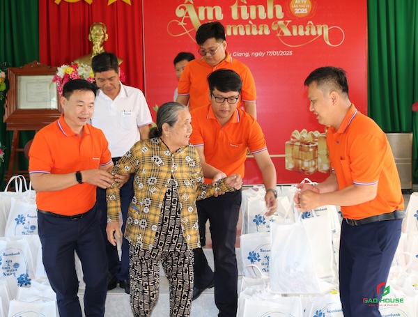 Áo thun Sacombank