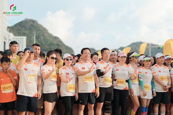 đặt áo đồng phục ngân hàng LPBank
