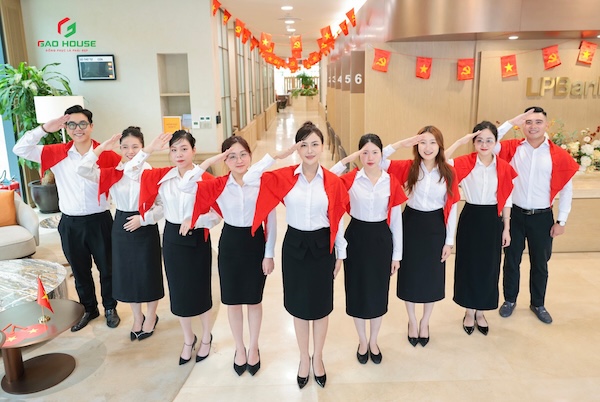 Đồng phục ngân hàng bưu điện Liên Việt
