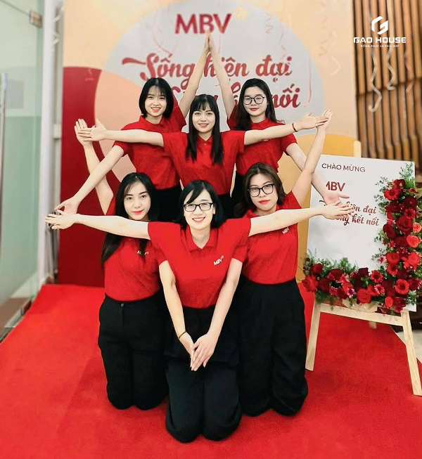 in áo đồng phục ngân hàng MBV