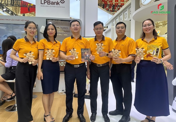 may đồng phục ngân hàng LPBank