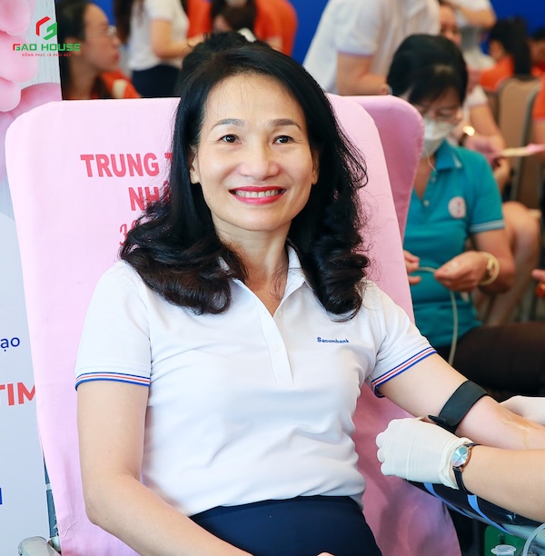Quy định đồng phục Sacombank