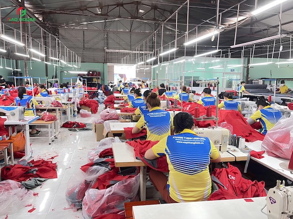 Xưởng may đồng phục Sacombank theo yêu cầu